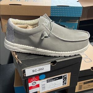 Hey Dude Men's Light Gray Loafers